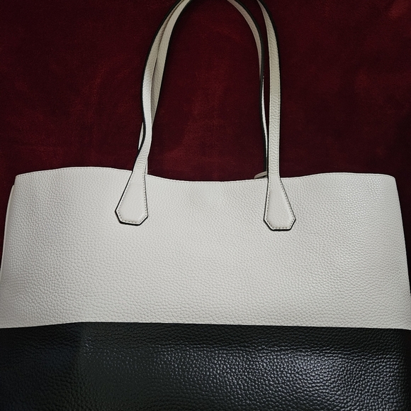 Tory Burch Perry Two-Tone Black and White Large Leather Tote with Tassel - Picture 5 of 16